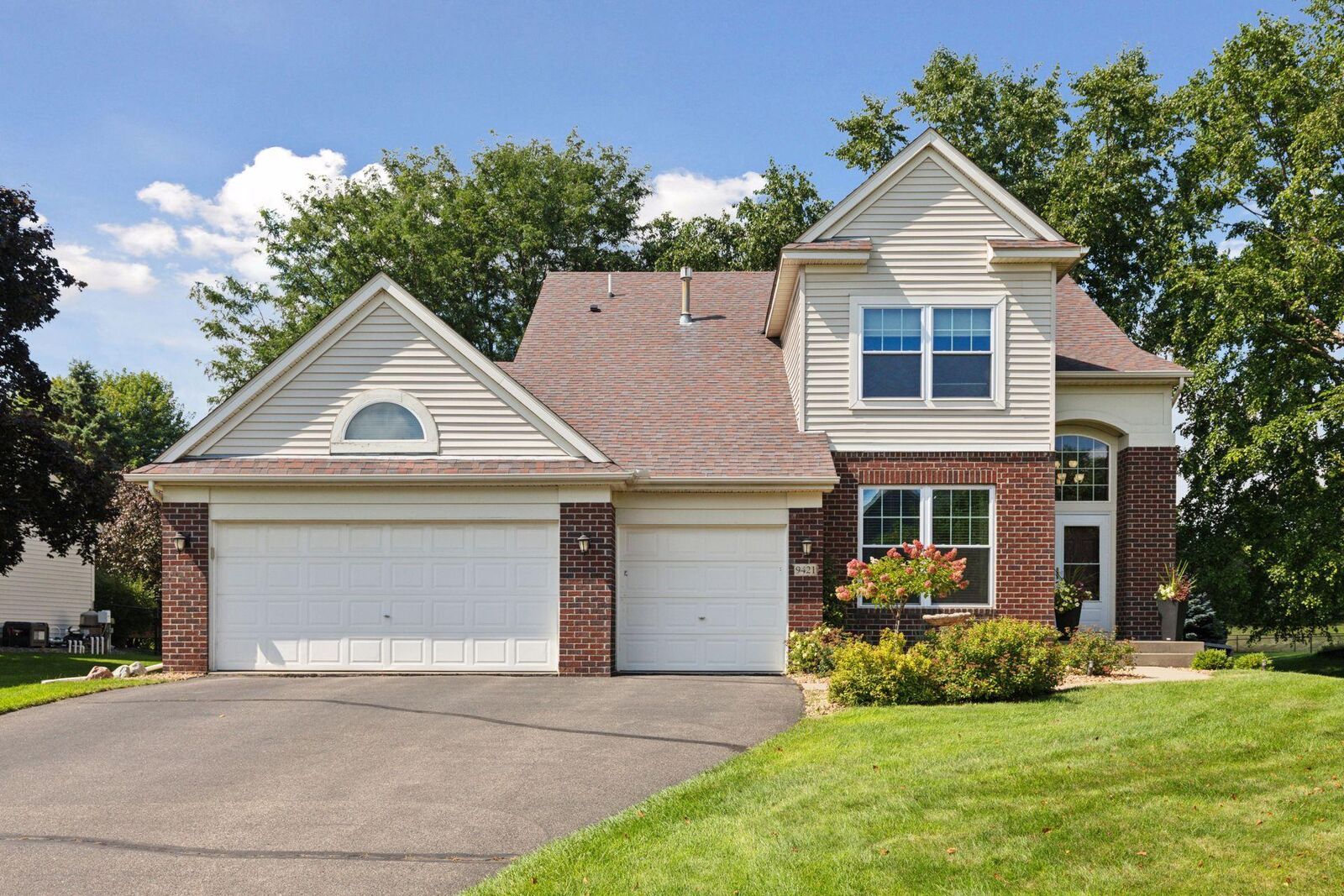 Property Photo:  9421 Tyne Lane  MN 55077 