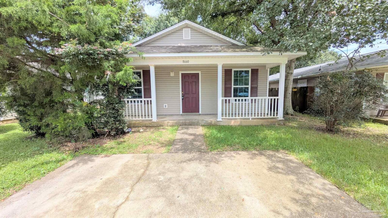 Property Photo: 8660 Figland Ave FL 32534
