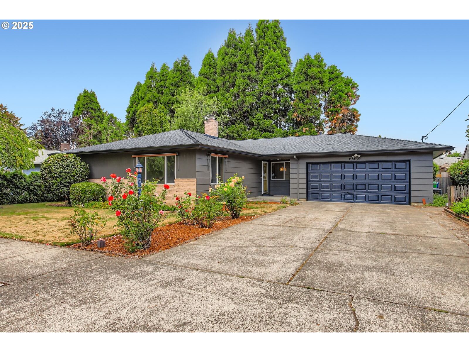 Property Photo:  21339 SE Alder St  OR 97030 