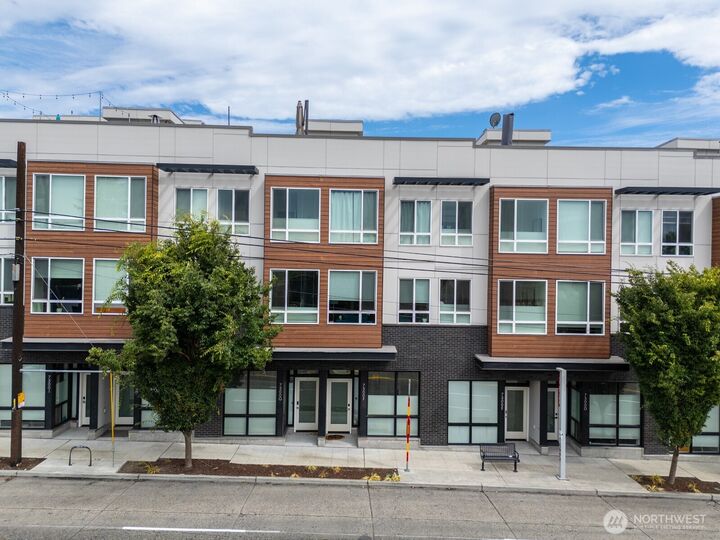 7500  15th Avenue NW E  Seattle WA 98117 photo
