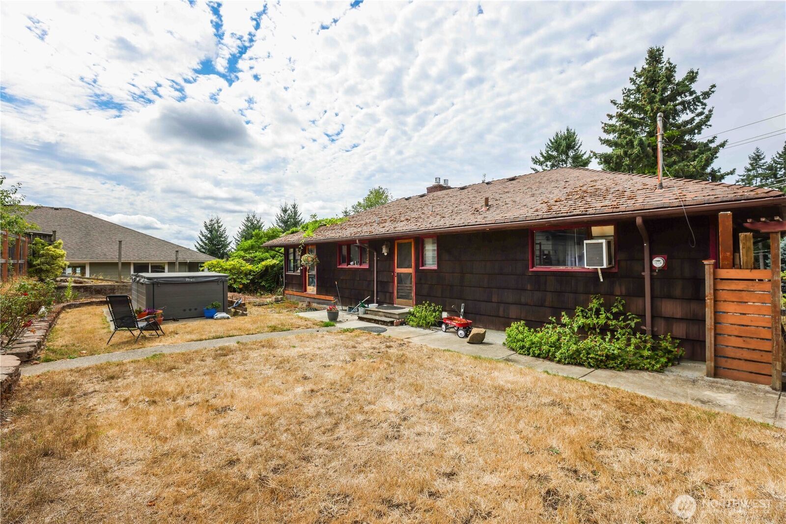 Property Photo: 122 S National Avenue WA 98312