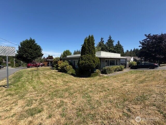Property Photo: 1201 S Fir Street WA 98273