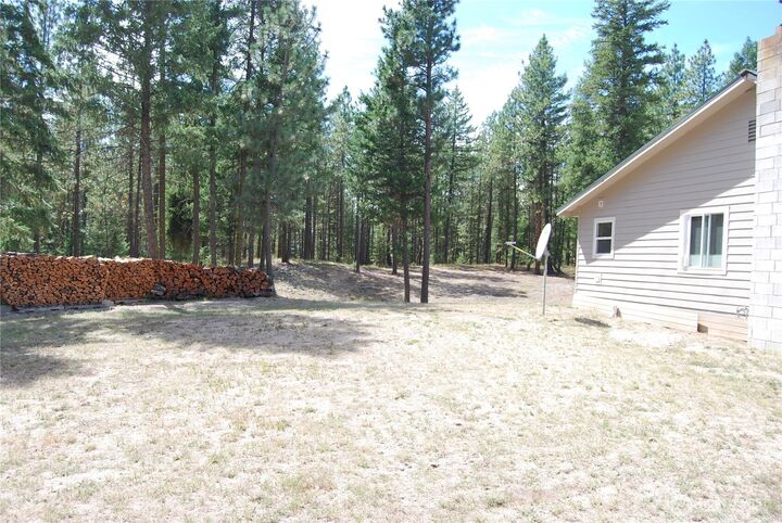 Property Photo: 31 Summit Lake Rd WA 98855