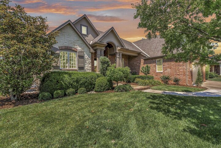 Property Photo: 1531 N Ridgehurst St KS 67230