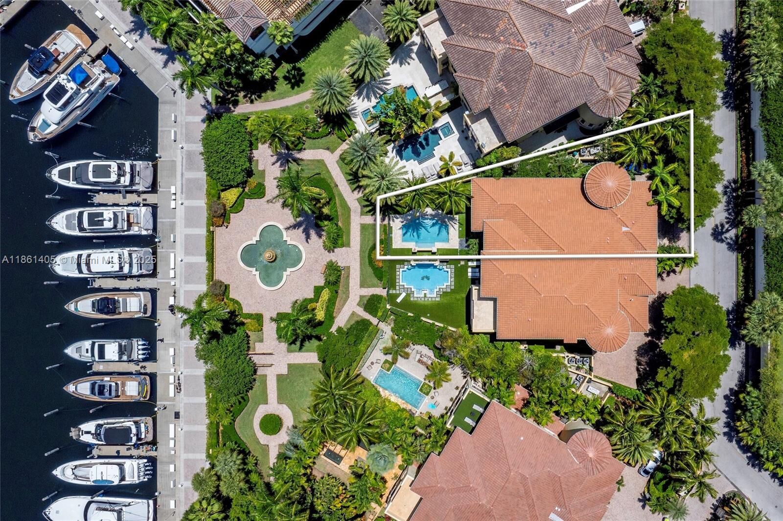 Property Photo: 1504 Island Blvd FL 33160