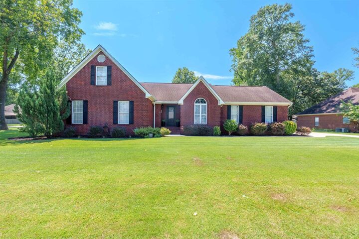 1806 Pleasant Dr  Muscle Shoals AL 35661 - MUSCLE S photo