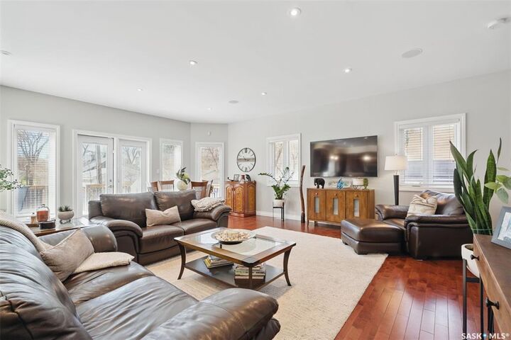 116 Hilliard Street E  Saskatoon SK S7J 0E2 photo