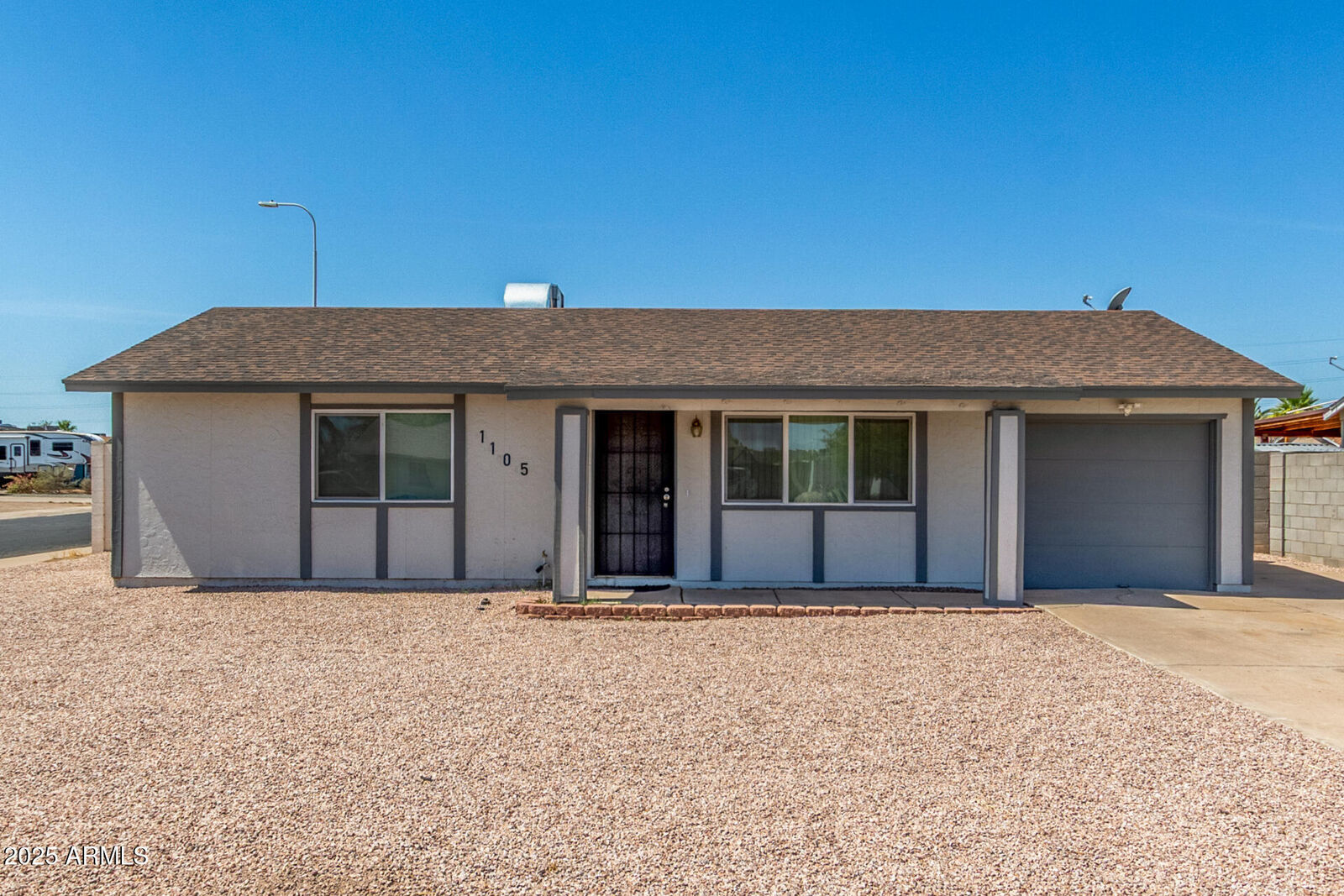 Property Photo: 1105 W Tulane Drive AZ 85283