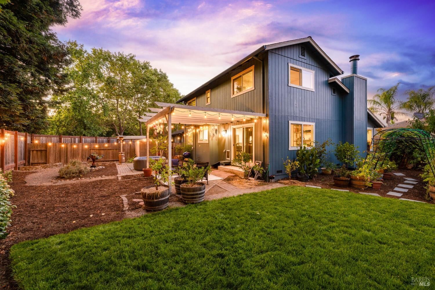 Property Photo:  2484 College Park Circle  CA 95401 