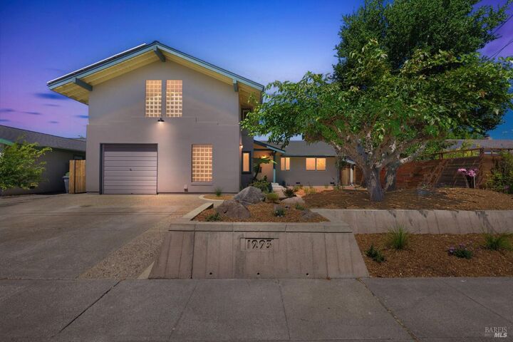 Property Photo:  1293 Pacific Avenue  CA 94954 