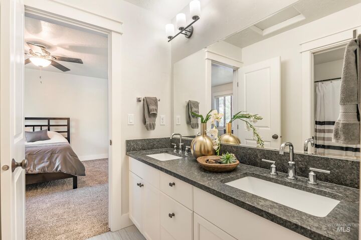 Property Photo: 2679 S Tristram Way ID 83642-7935