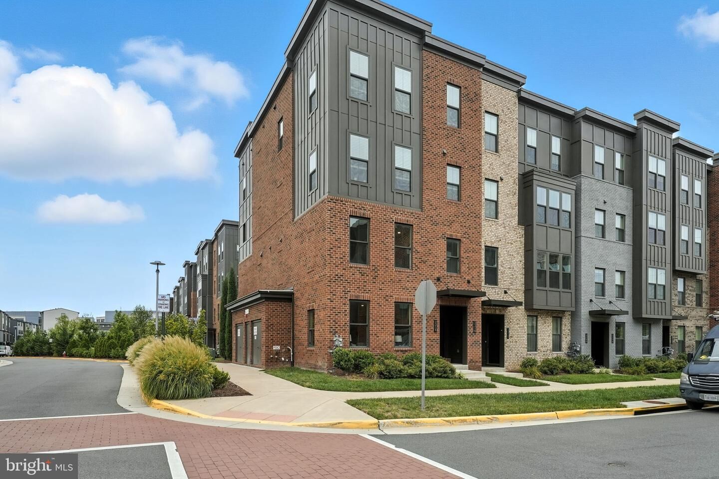 Property Photo: 2254 Woodland Gap Terrace VA 20171