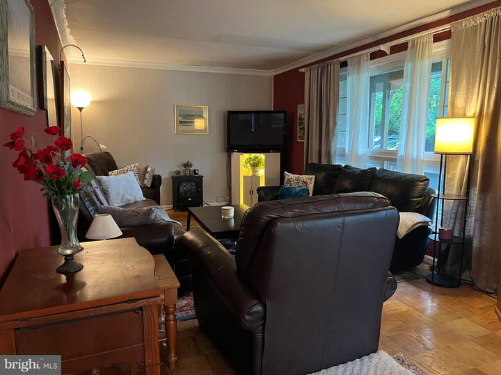 Property Photo: 8527 Parliament Drive VA 22151