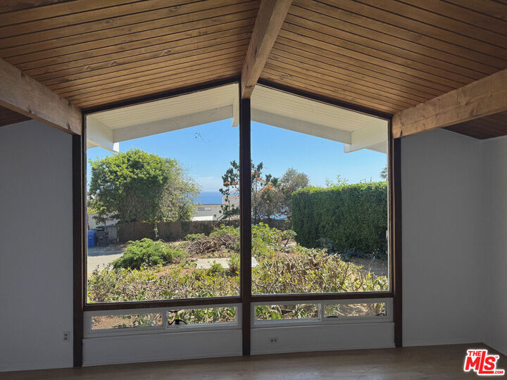 Property Photo:  31617 Broad Beach Rd  CA 90265 