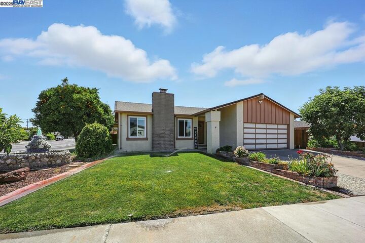 Property Photo: 2702 Chinook Ct CA 94587