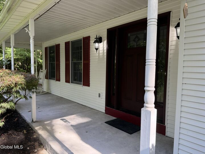 Property Photo: 527 Clifton Park Ctr Road NY 12065