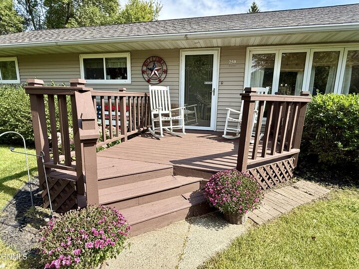 Property Photo:  250 Second Street SW  ND 58032 