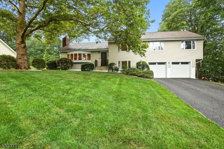 8 Timber Hill Dr  Livingston Twp. NJ 07039 photo