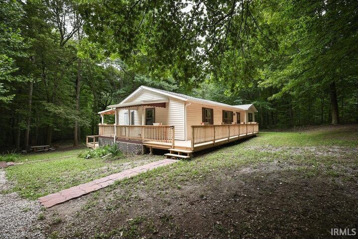 Property Photo: 3896 E Dora Road IN 47408