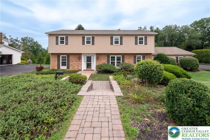 Property Photo: 507 Iroquois Street PA 18049