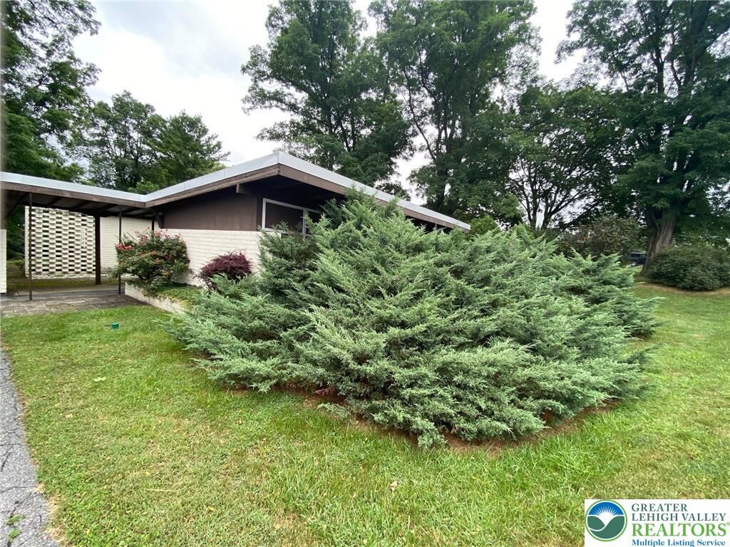 Property Photo:  3159 Lincoln Avenue  PA 18103 