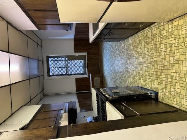 Property Photo:  2925 Matthews Avenue 3G  NY 10467 