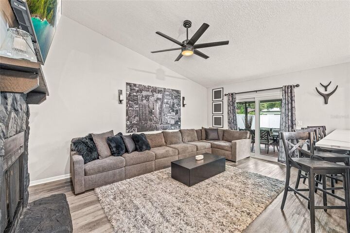 Property Photo:  40 Irwin Street W  FL 34695 