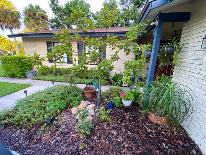 Property Photo:  1045 Camelot Way  FL 32707 