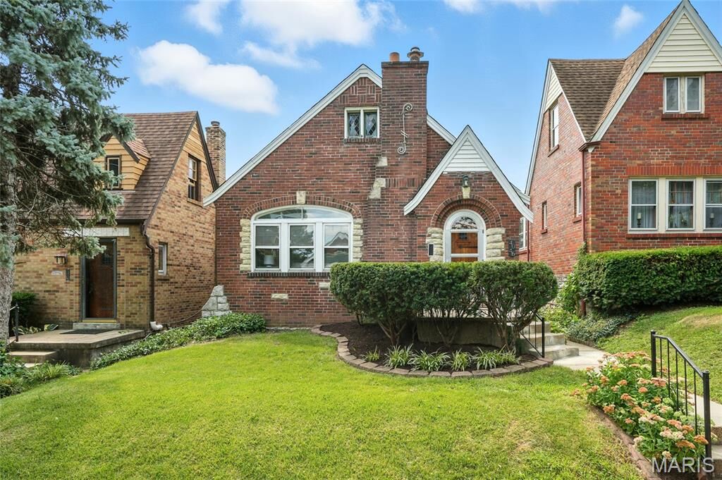 Property Photo: 4046 Parker Avenue MO 63116