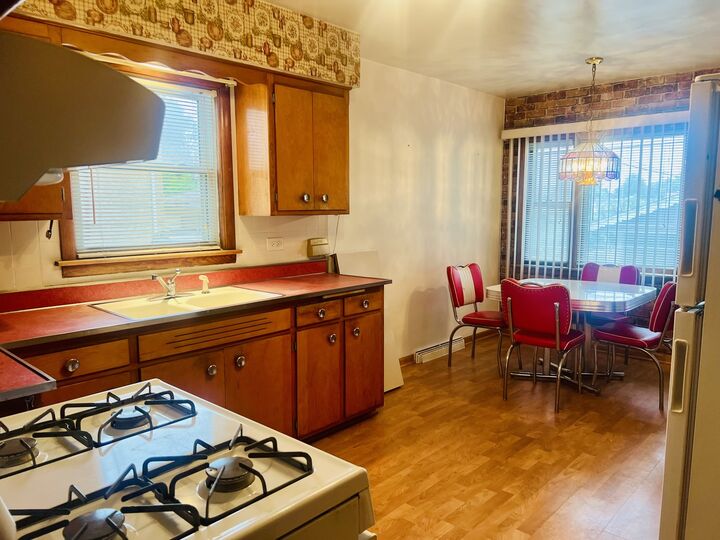 Property Photo:  811 Sibley Boulevard  IL 60409 