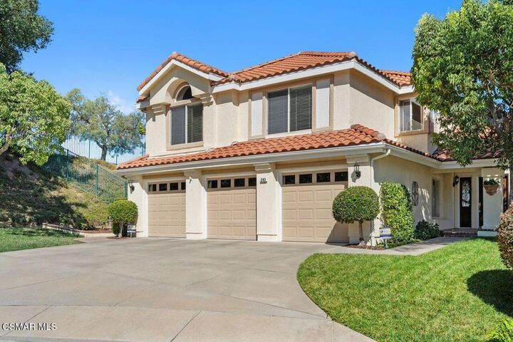 Property Photo:  393 Cliffhollow Court  CA 93065 