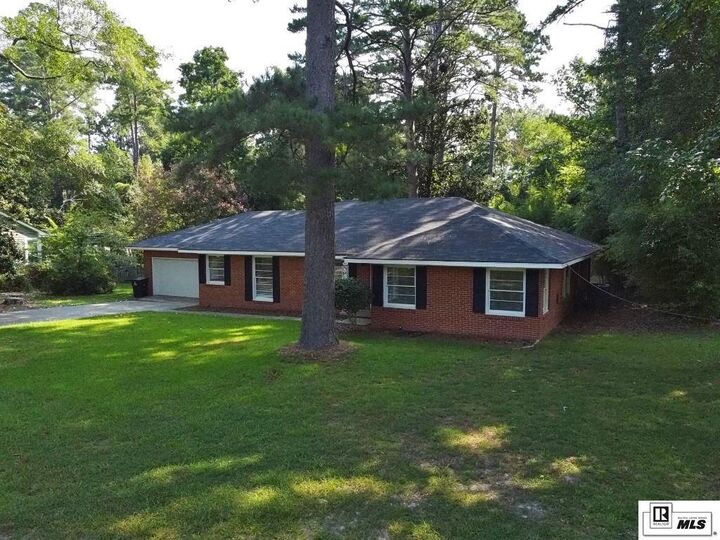 Property Photo:  901 Robert Street  LA 71270 