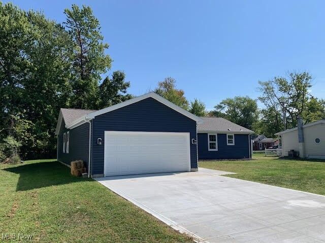 Property Photo:  960 Robinhood Avenue  OH 44077 
