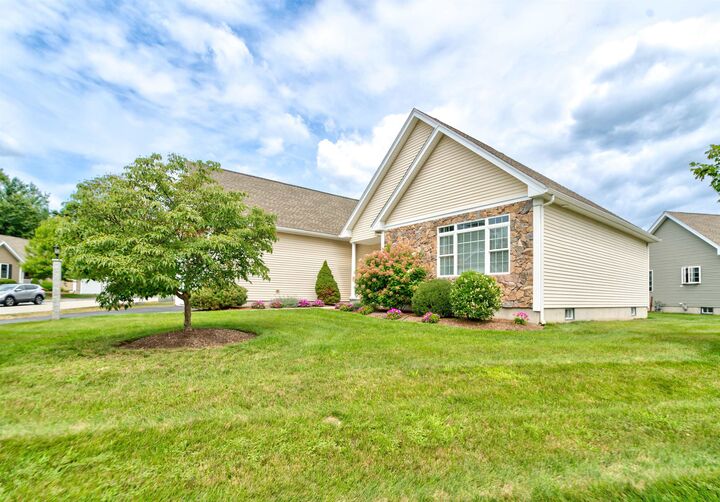 Property Photo: 10 Dunrobin Circle MA 01844