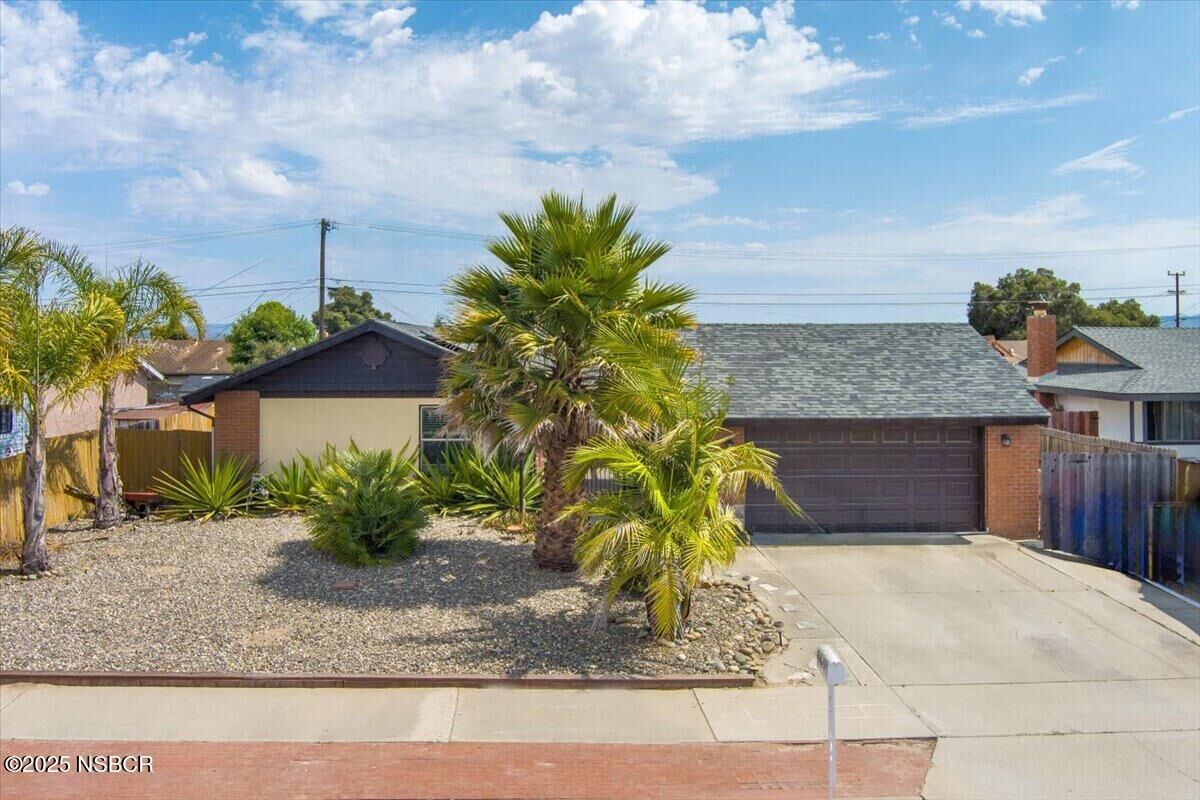 Property Photo: 146 Deneb Place CA 93436