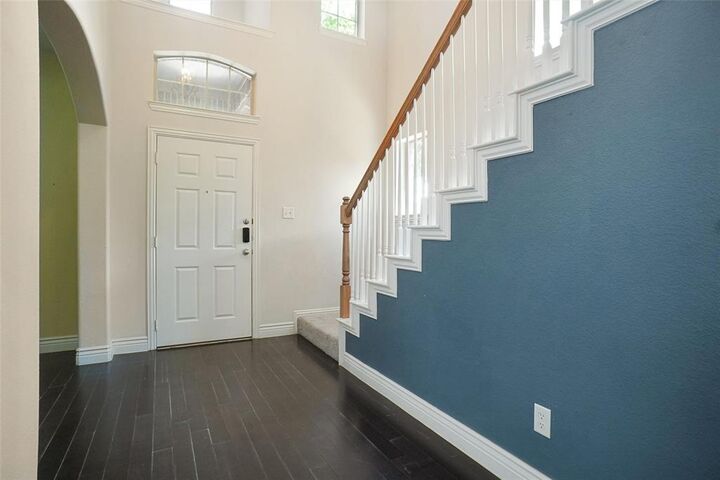 Property Photo: 331 Granger Circle TX 76226