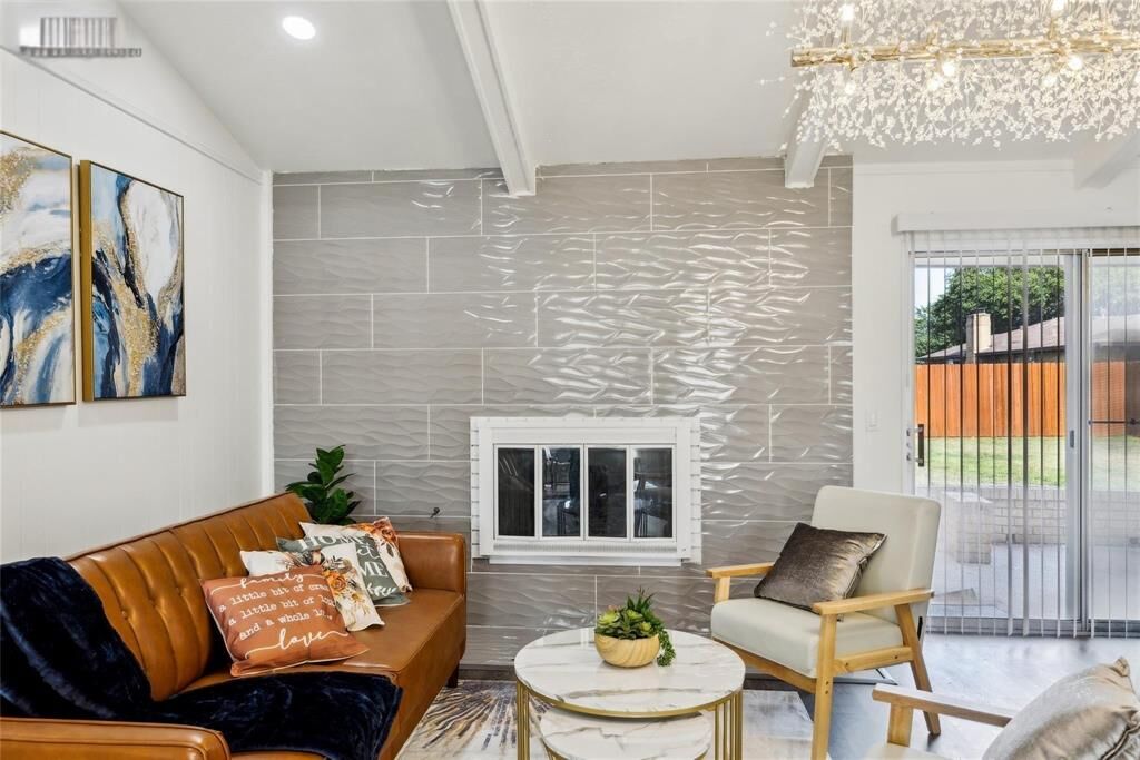 Property Photo: 711 Rivercrest Boulevard TX 75002