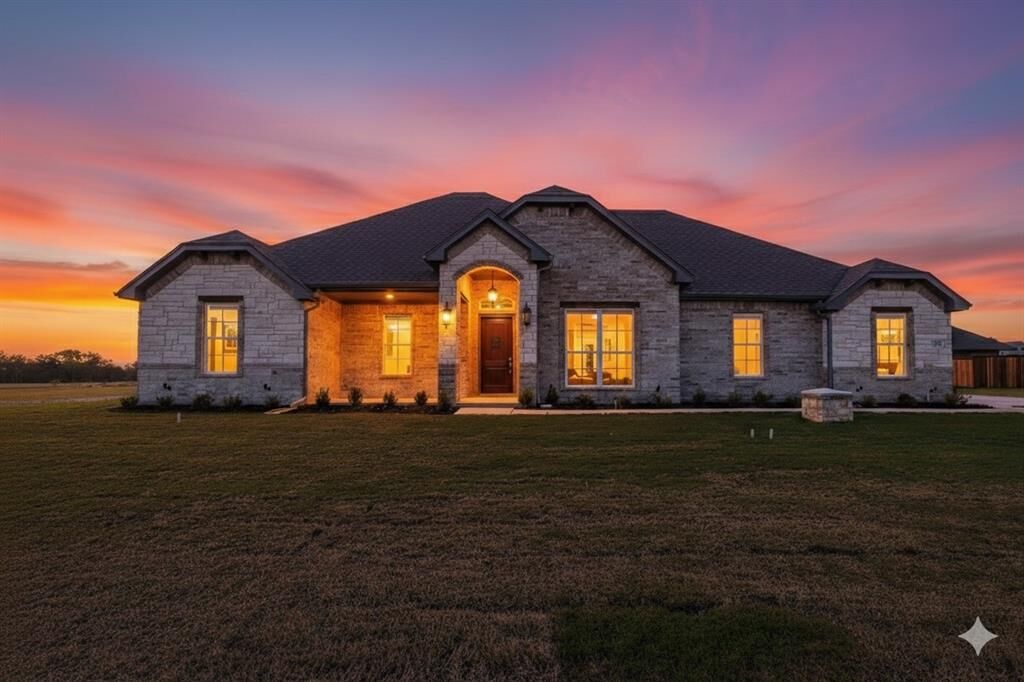 Property Photo:  1901 Johnnie Drive  TX 76082 