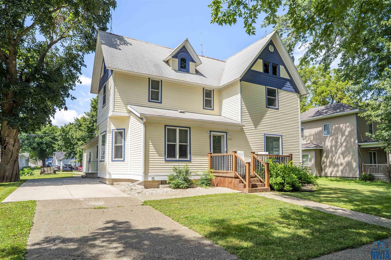 Property Photo:  302 N Beech St  IA 51035 