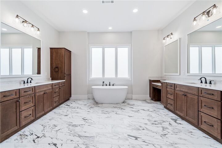 Property Photo: 810 Greenhorn Street AR 72712