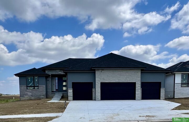 Property Photo: 5915 N 197th Street NE 68022