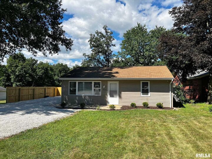 Property Photo: 4425 N Carola Court IL 61614