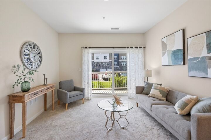 Property Photo:  2 Stratton Dr 102  MA 01801 