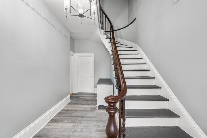 Property Photo: 10 Sycamore Street MA 01608
