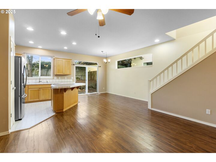 Property Photo: 1541 NE 10th Pl OR 97013