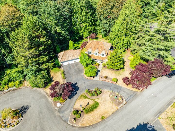 Property Photo:  6701  214th Avenue NE  WA 98053 