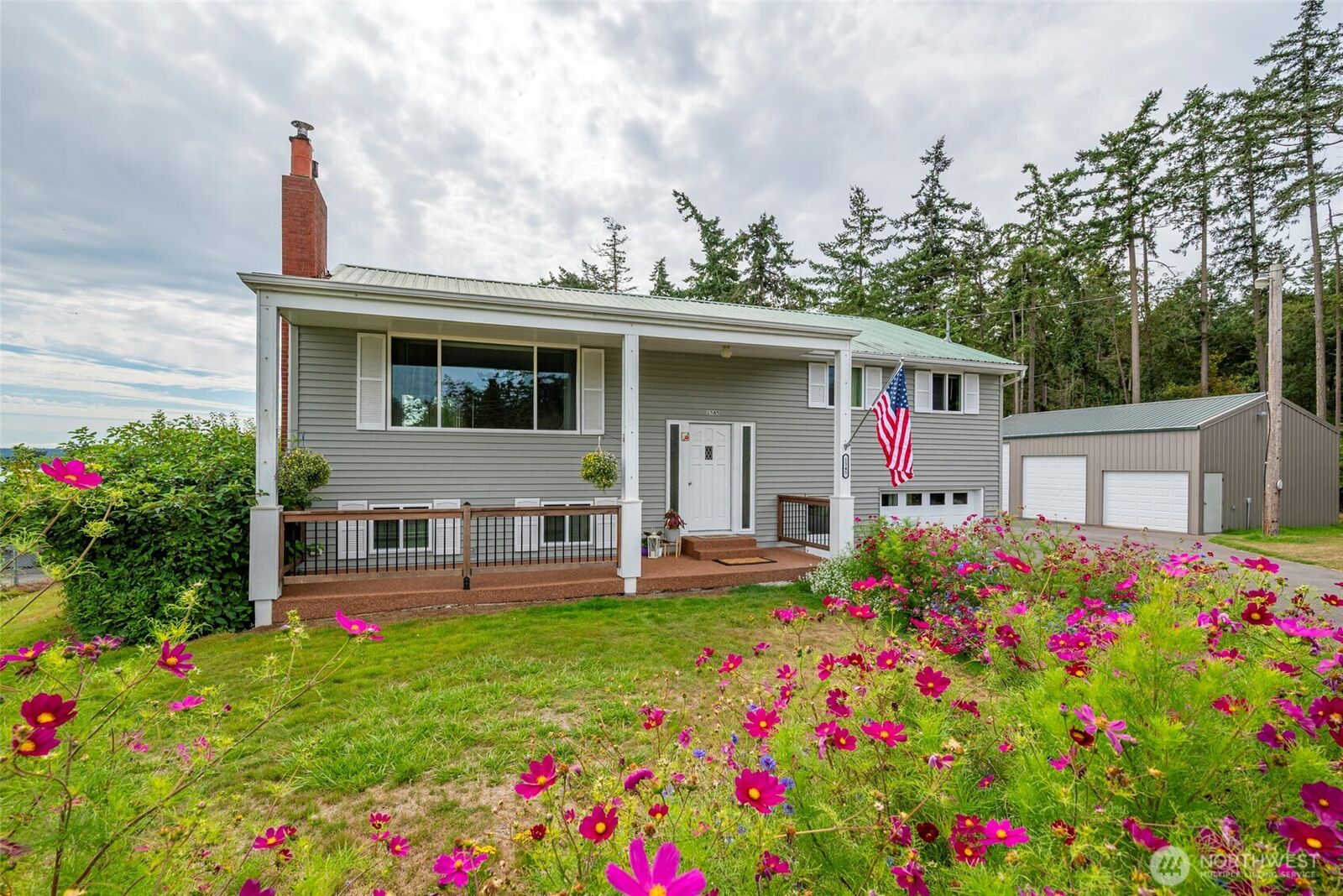 Property Photo:  1345  Arnold Road  WA 98277 