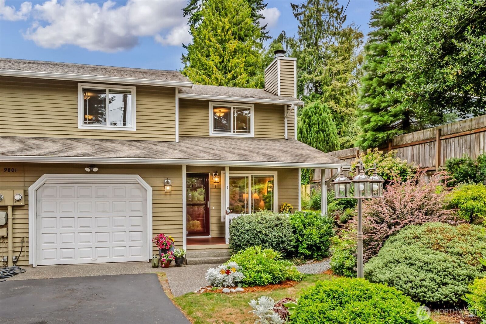 Property Photo:  9801  234th Street SW 1  WA 98020 