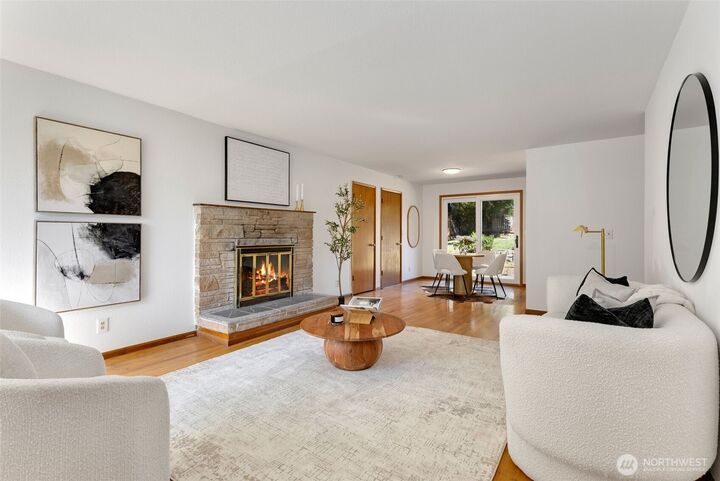 Property Photo: 17528 11th Avenue NE WA 98155