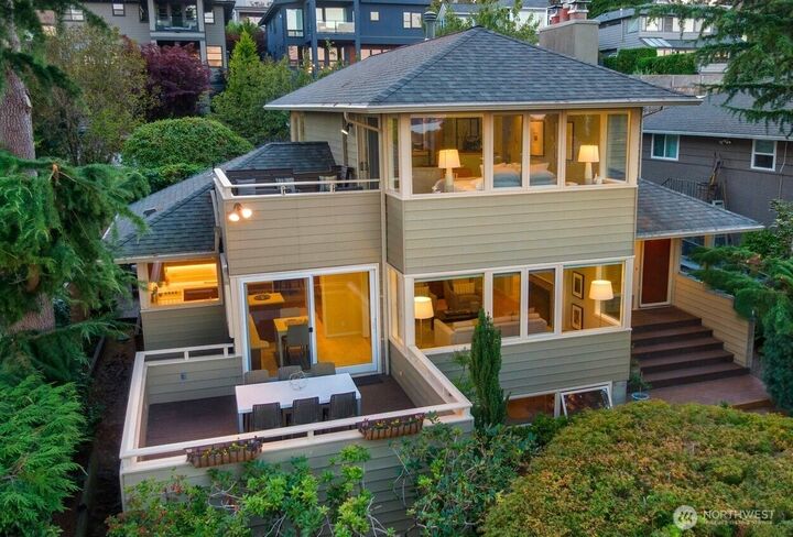 6845  52nd Avenue NE  Seattle WA 98115 photo